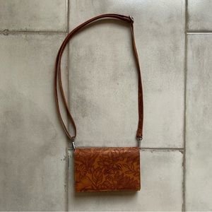 “SaveTheGirls” Touchscreen Leather Handbag and Wallet